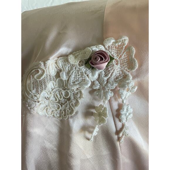 Vintage Intimate Concepts by Terry Russo Pink Floral Lace Applique Satin Robe - Picture 3 of 12